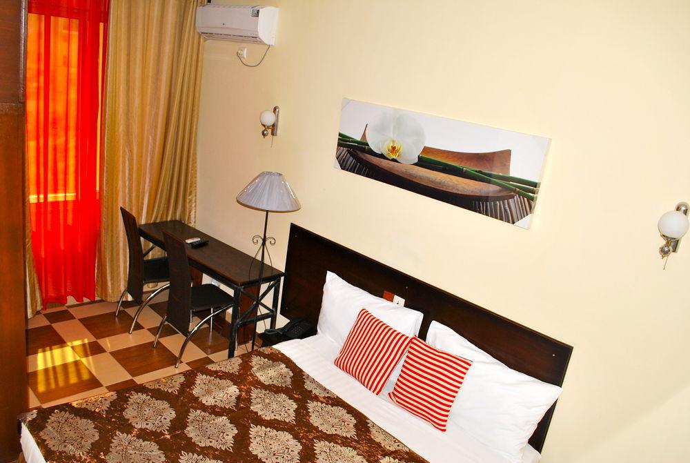 Yaahot Hotel Yaounde Exterior photo