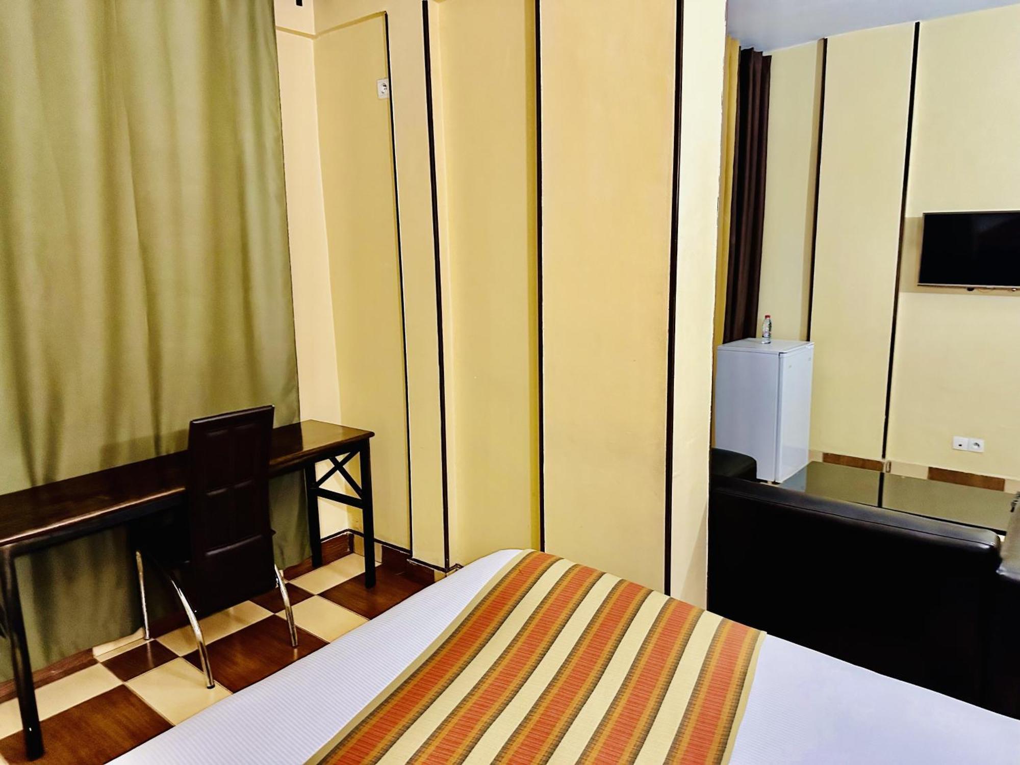 Yaahot Hotel Yaounde Exterior photo